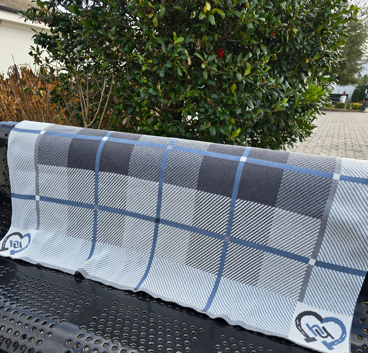 IN2Green Heart Horse Throw Blanket